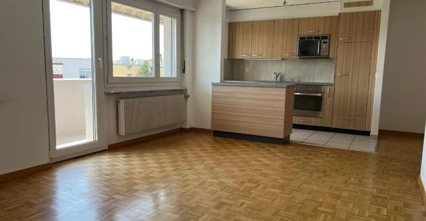 Bright 4.5-room apartment with a view in La Neuveville - Photo 3 of 9