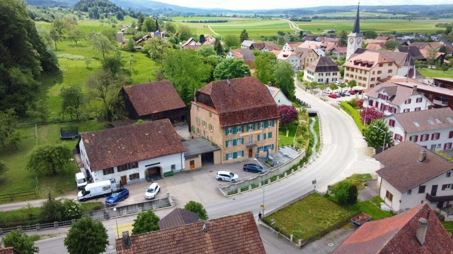 Propriété Commerciale à Cornol - Photo 1 sur 21