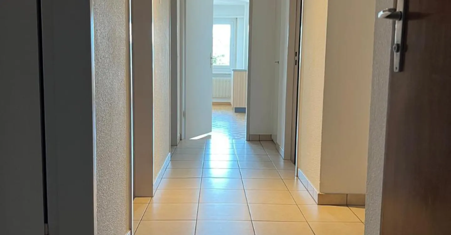Bright 4.5-room apartment with a view in La Neuveville - Photo 8 of 9