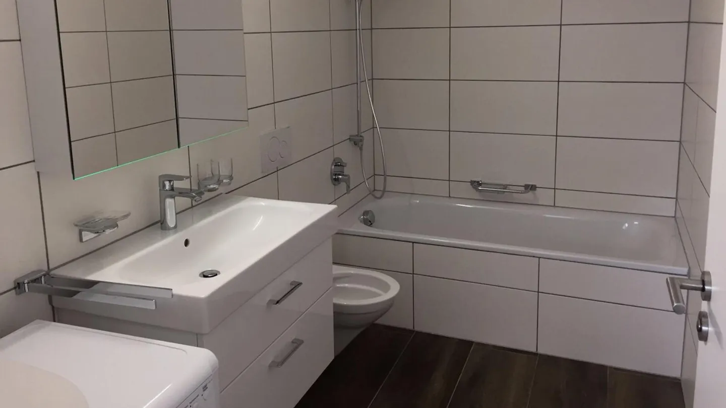 Modernisiertes 4-Parteien-MFH – vollvermietet & effizient - Foto 5 von 8