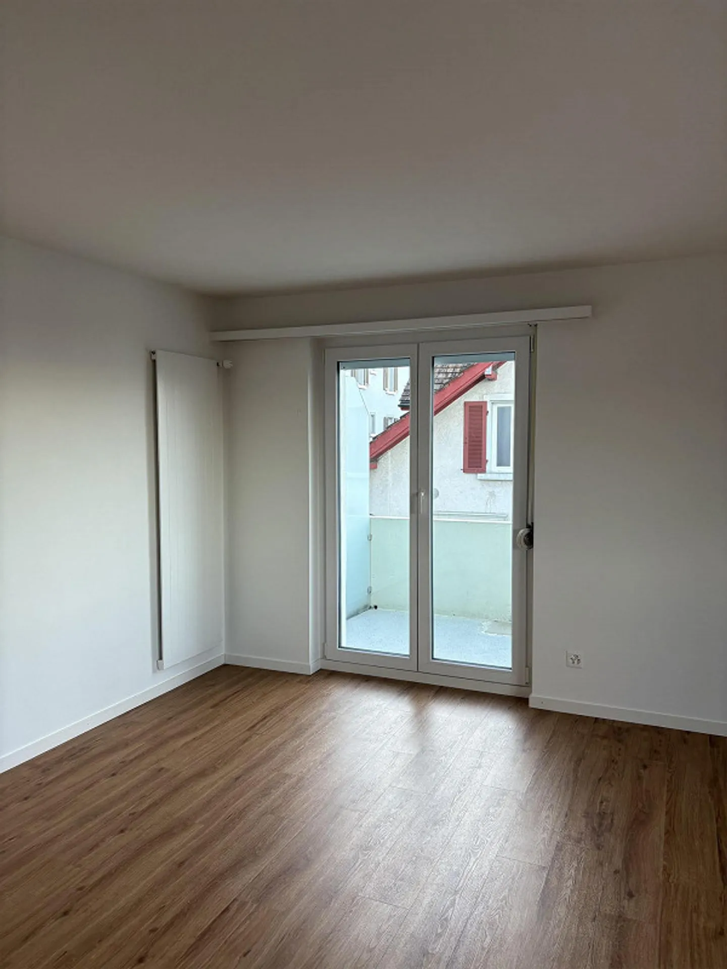 Ampio appartamento singolo con balcone - Foto 9 di 11