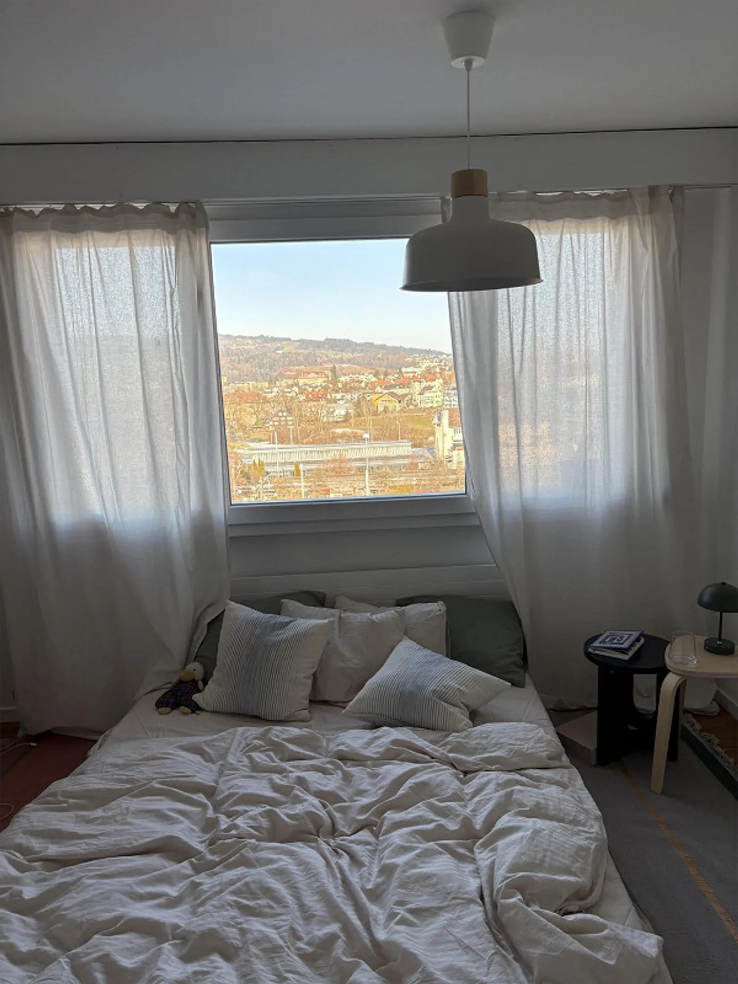 Ampio appartamento singolo con balcone - Foto 4 di 11