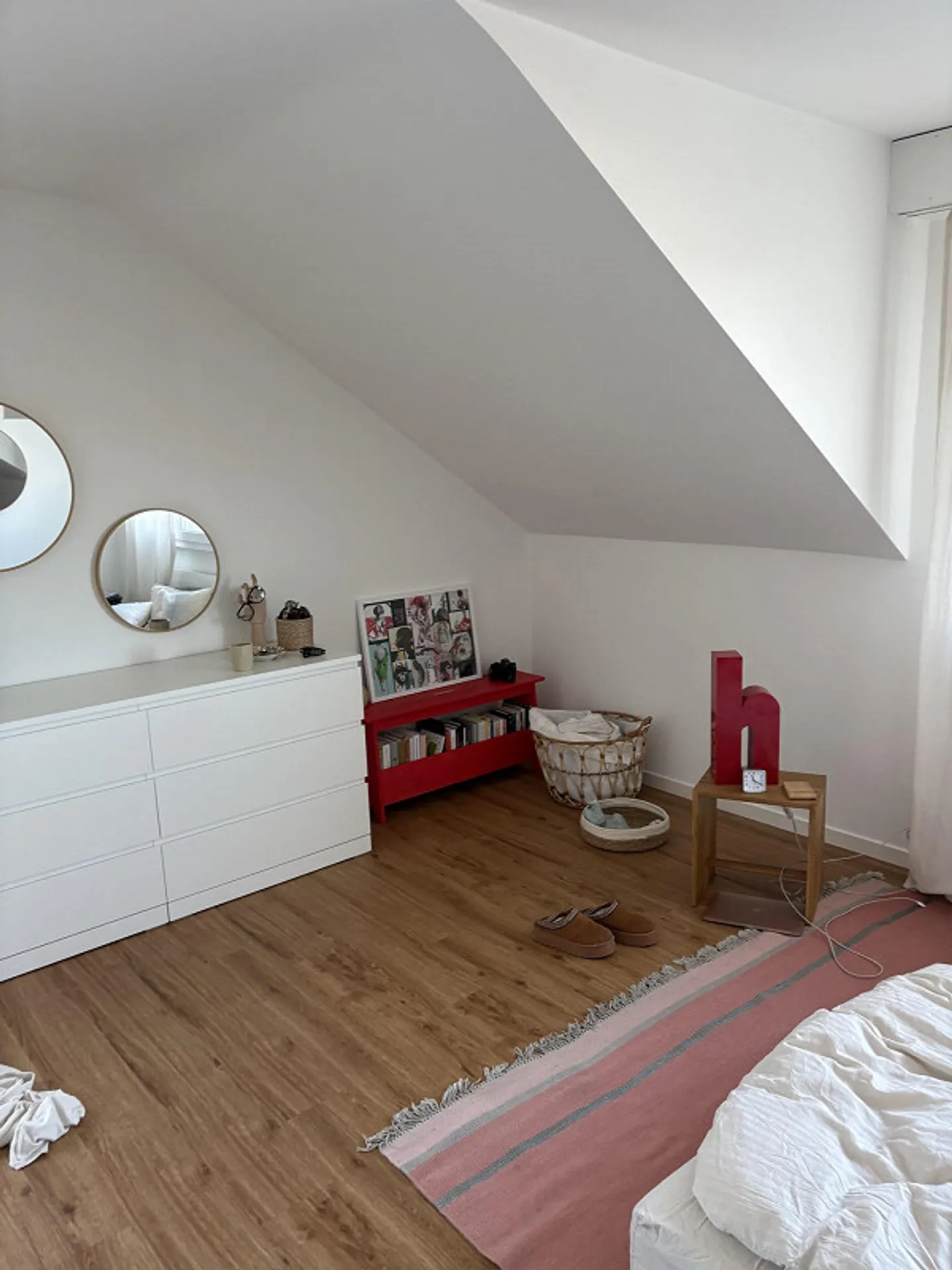 Ampio appartamento singolo con balcone - Foto 5 di 11