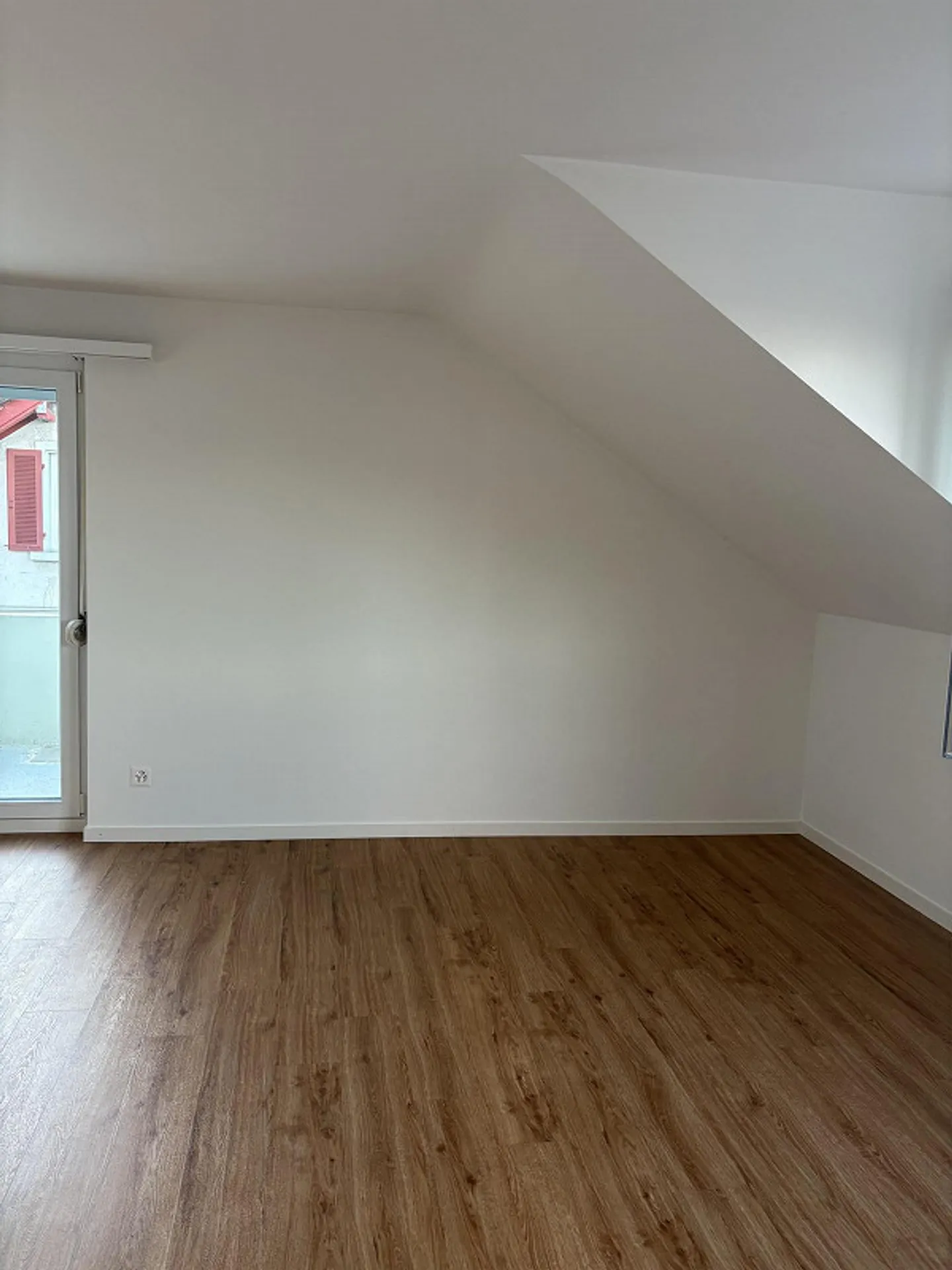 Ampio appartamento singolo con balcone - Foto 10 di 11