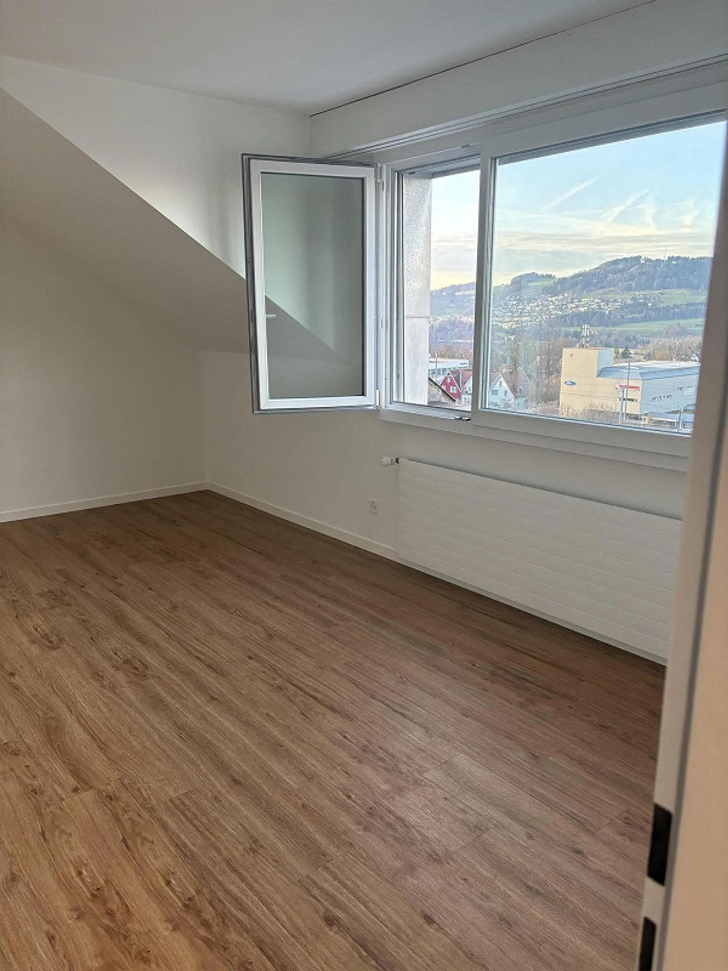 Ampio appartamento singolo con balcone - Foto 11 di 11