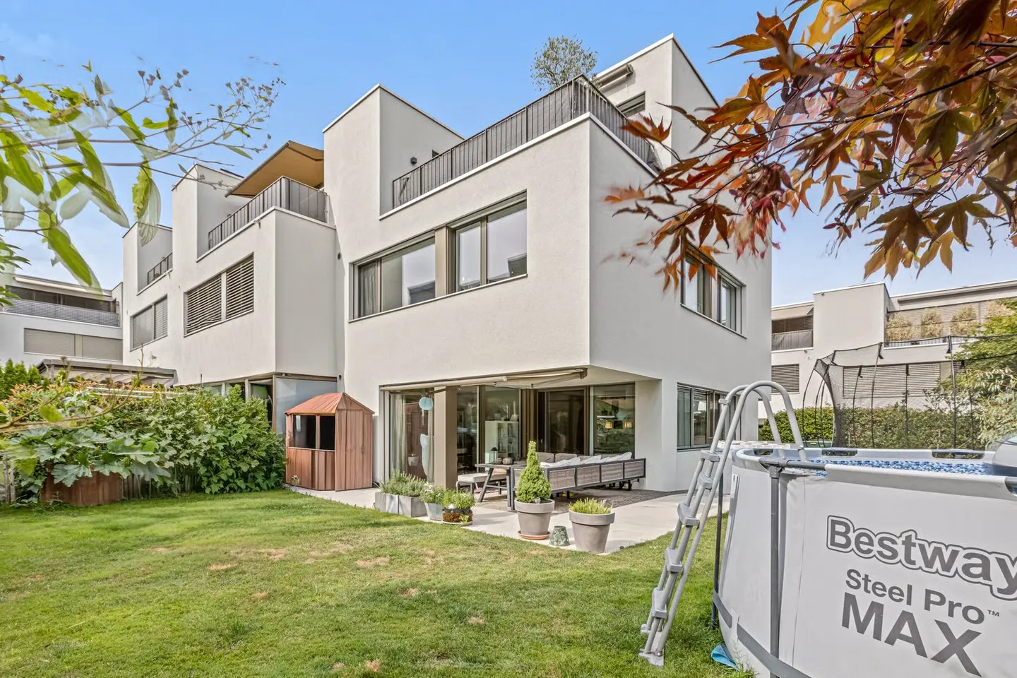Maison de rangée moderne avec jardin généreux - Photo 1 sur 8