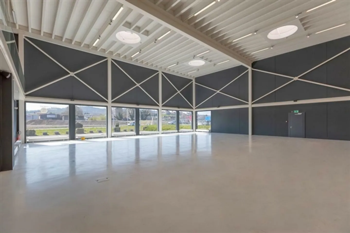 Avenches, in vendita, spazio commerciale e capannoni di stoccaggio di 964,5 m2 - Foto 5 di 10