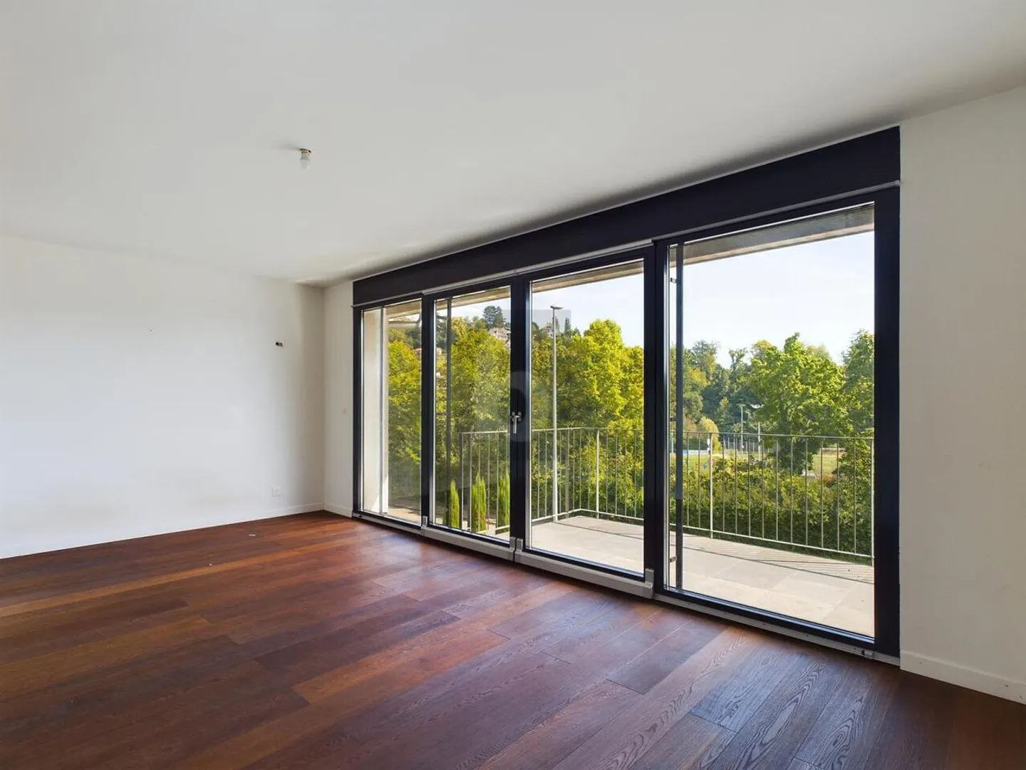 Schöne Volumen in einem Reihenhaus - Foto 3 von 6