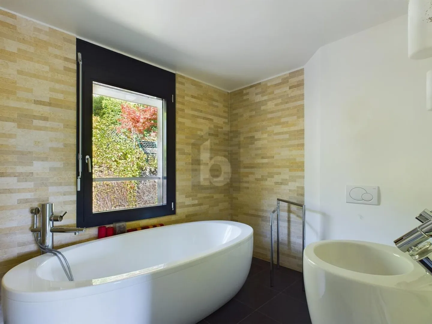 Schöne Volumen in einem Reihenhaus - Foto 4 von 6