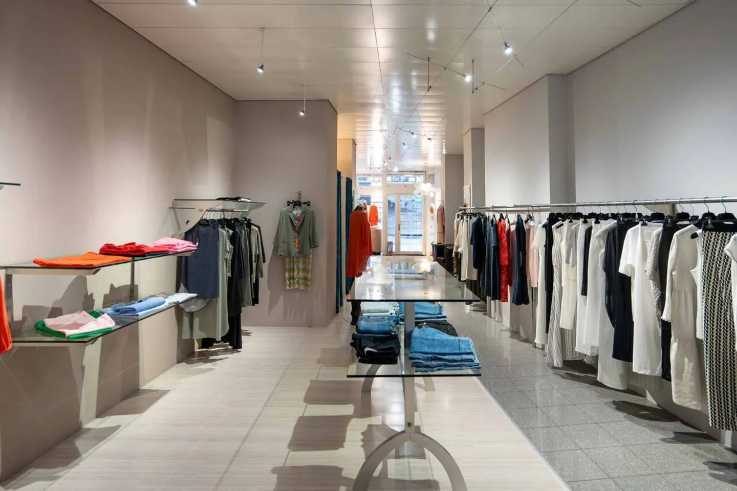 Your business on the 1st street of Lausanne and facing the Lausanne-Palace - Photo 5 of 7