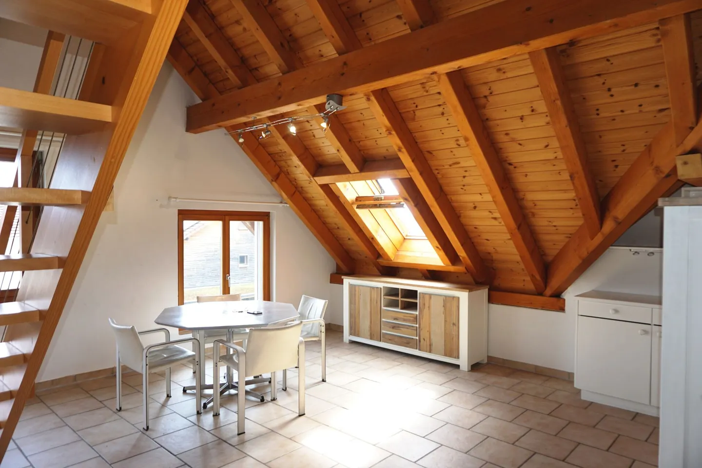 Gemütliche 3 1/2-Zimmer-Dachwohnung - Foto 1 von 11