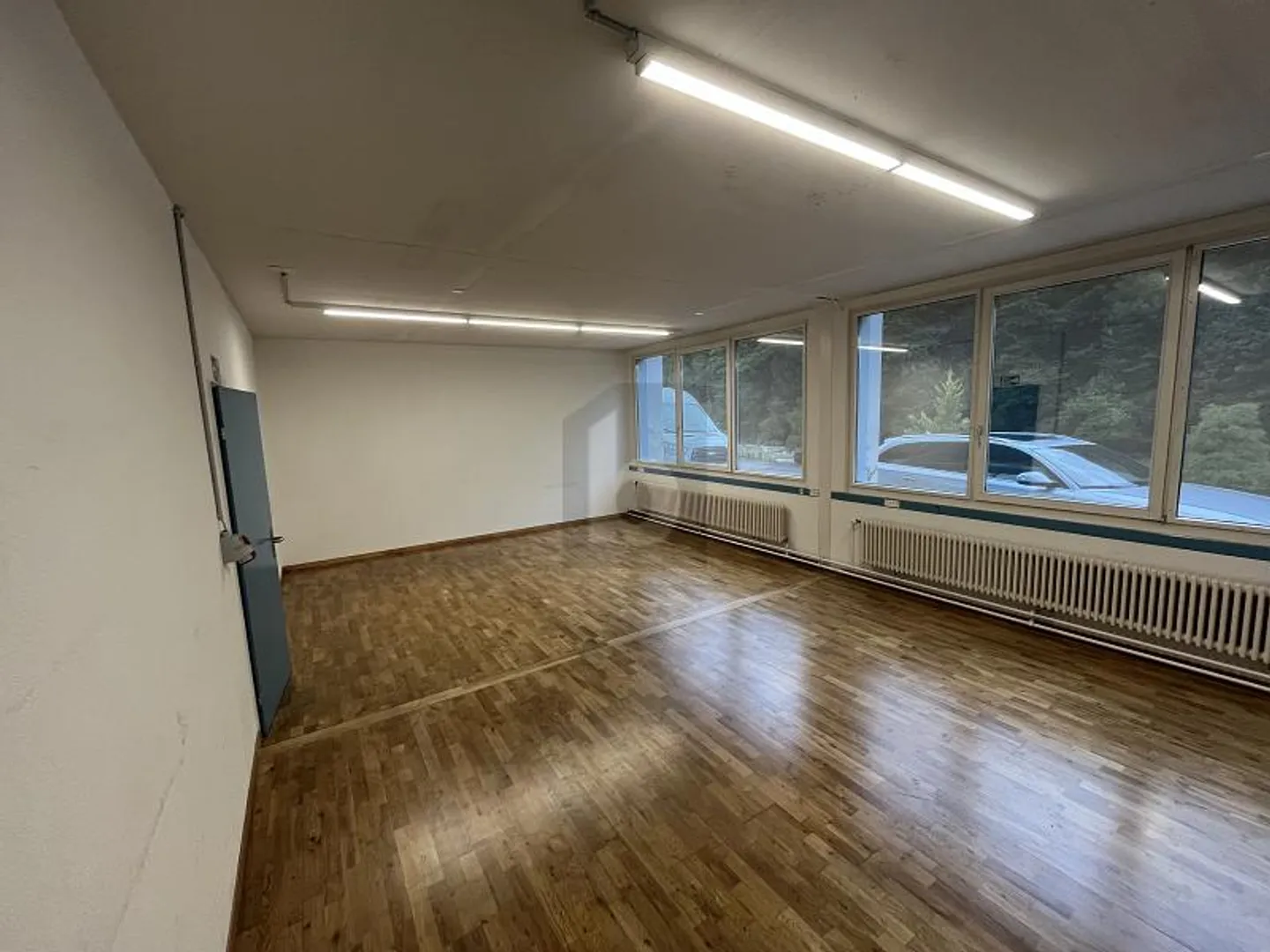 Office space for rent - Photo 3 of 6