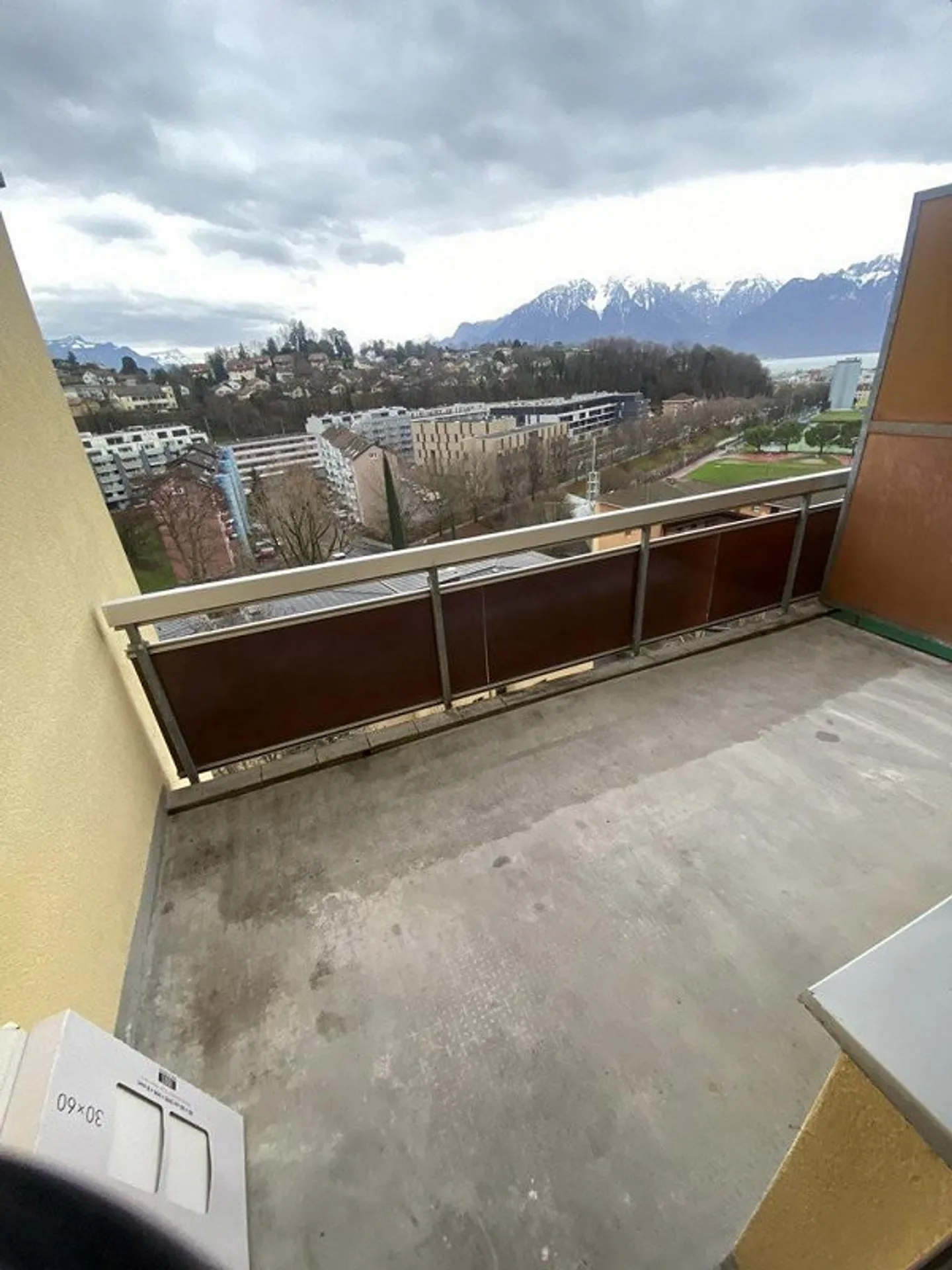 Vollständig renoviert mit Blick auf den See! - Foto 10 von 10