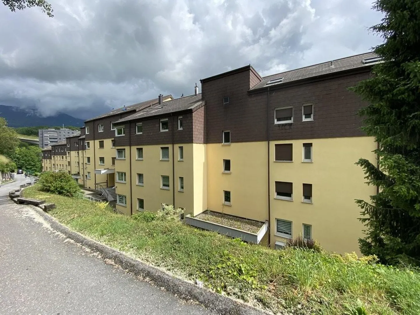 Vollständig renoviert mit Blick auf den See! - Foto 1 von 10