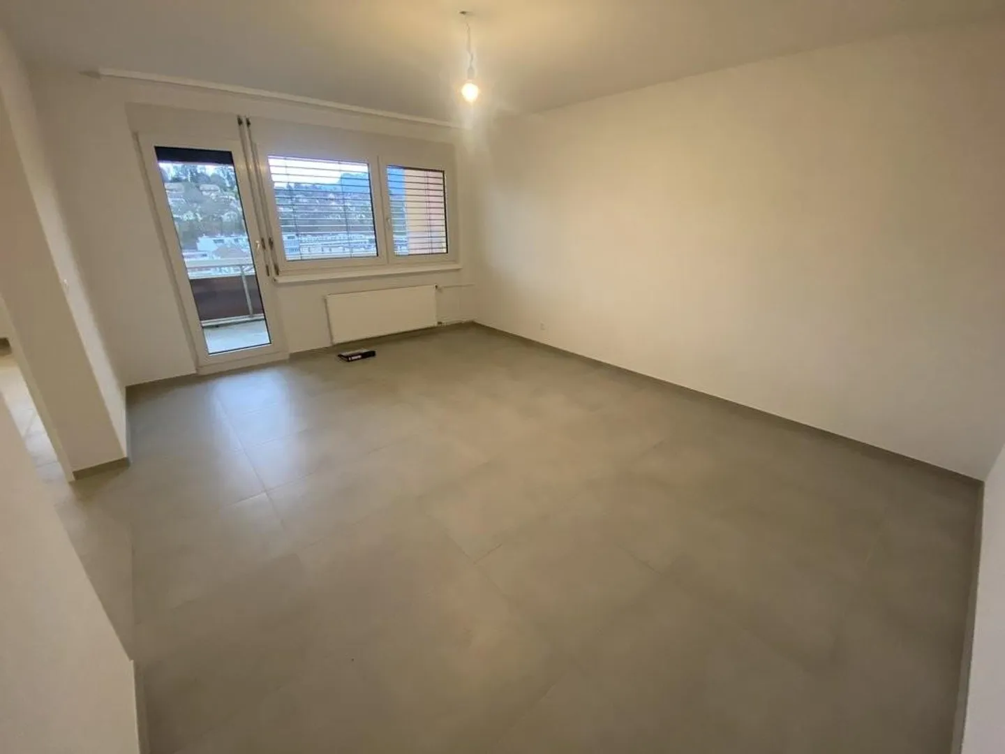 Vollständig renoviert mit Blick auf den See! - Foto 3 von 10