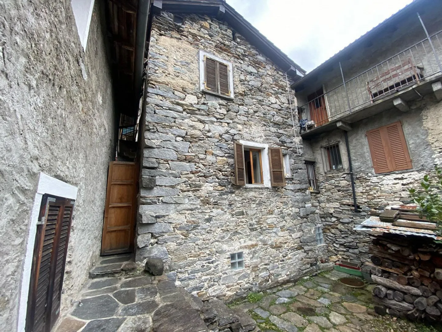 casa nel nucleo di 3 1/2 locali molto tranquilla e vista - Foto 2 di 25
