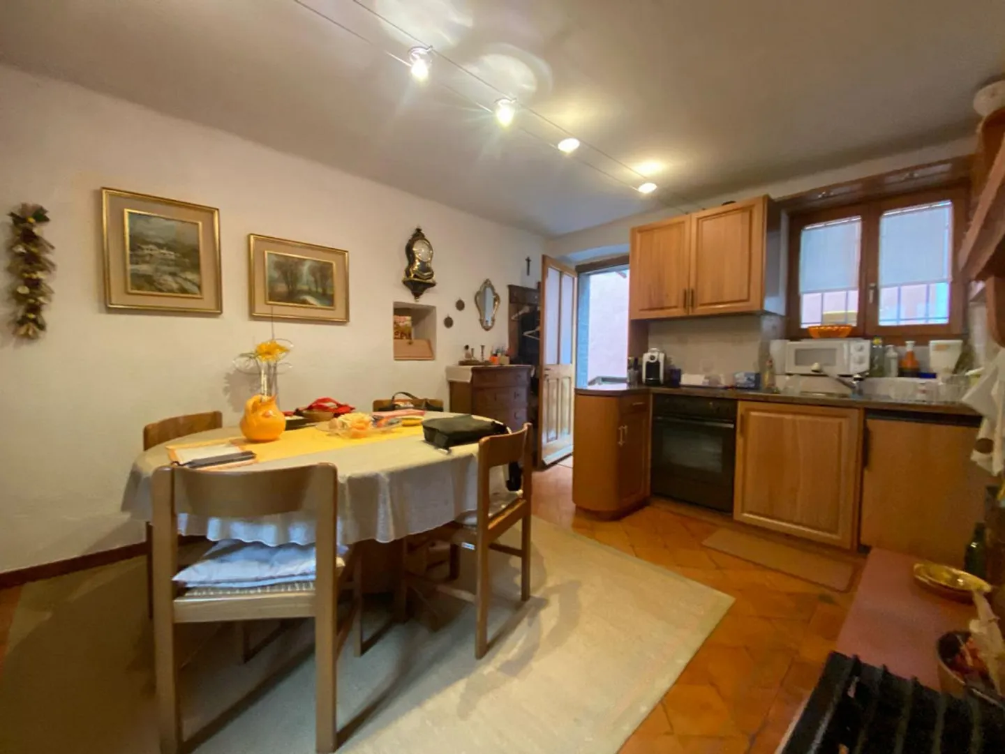 casa nel nucleo di 3 1/2 locali molto tranquilla e vista - Foto 7 di 25