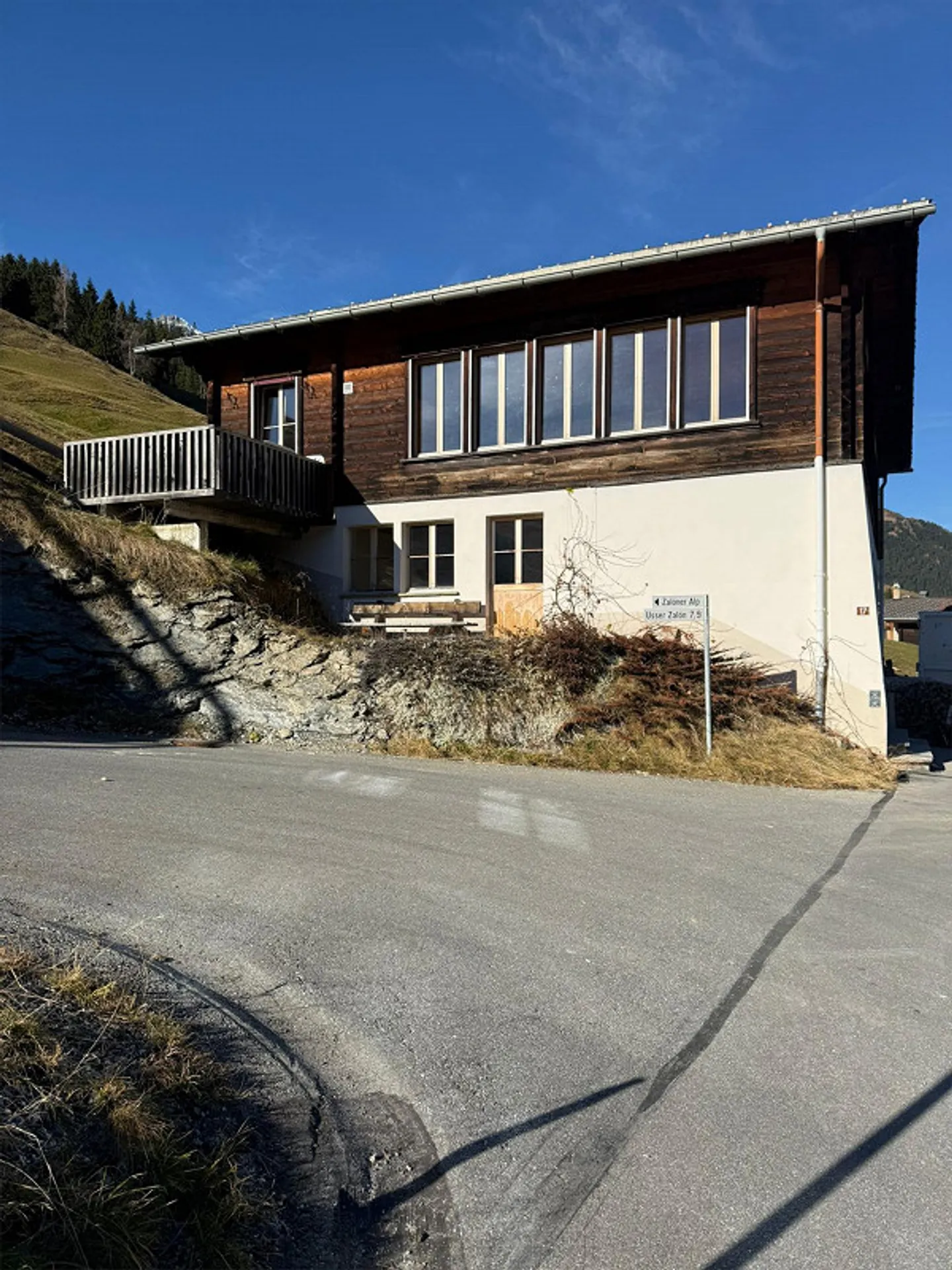 Appartamento accogliente di 3,5 stanze a Zalön, Safien disponibile immediatamente o su appuntamento - Foto 1 di 19