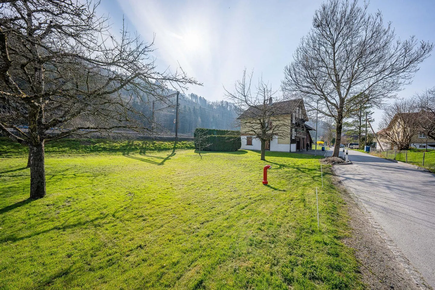 Casa unifamiliare con fienile - Foto 4 di 13