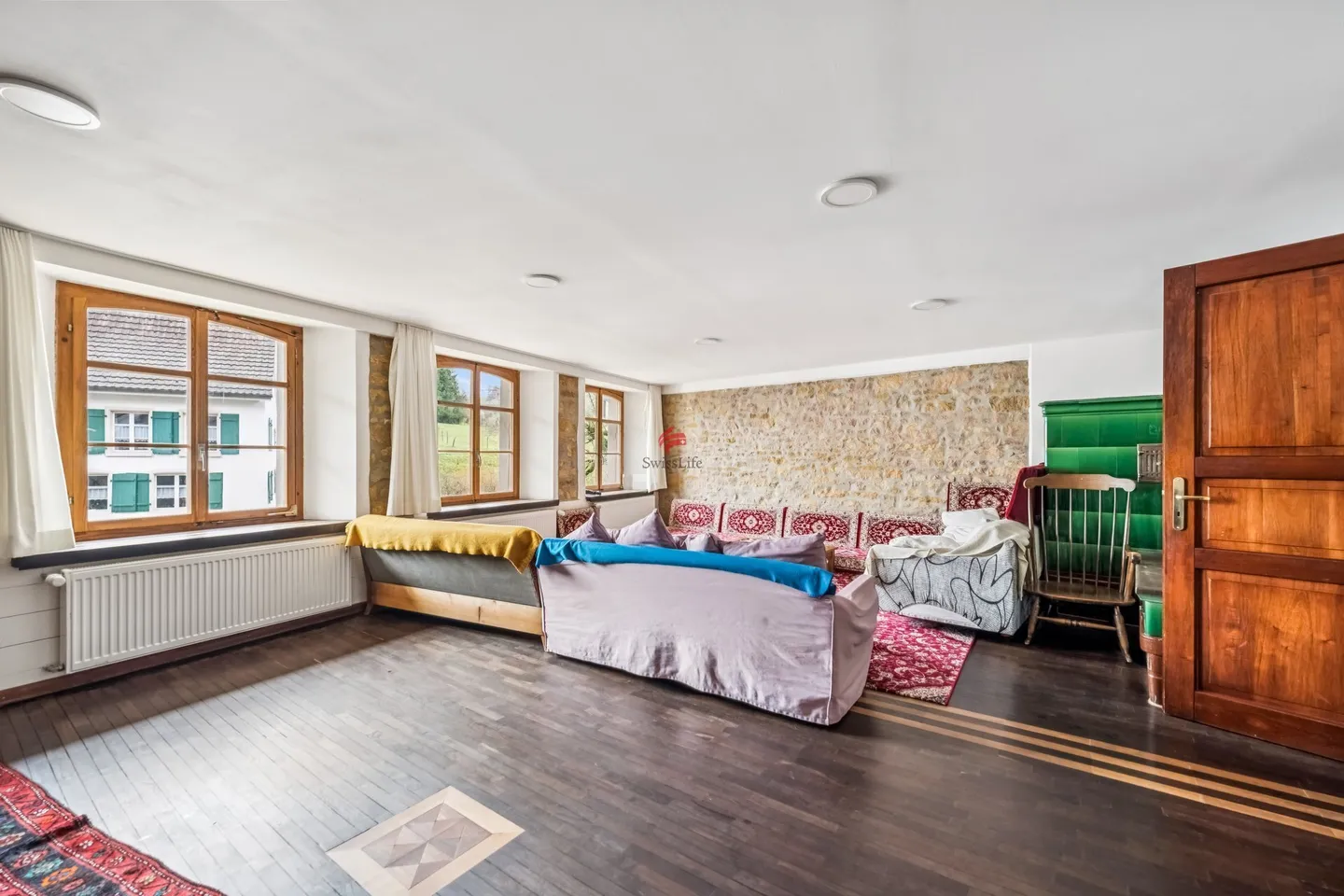 Attractive multi-family house with stable rental income - Photo 3 of 10