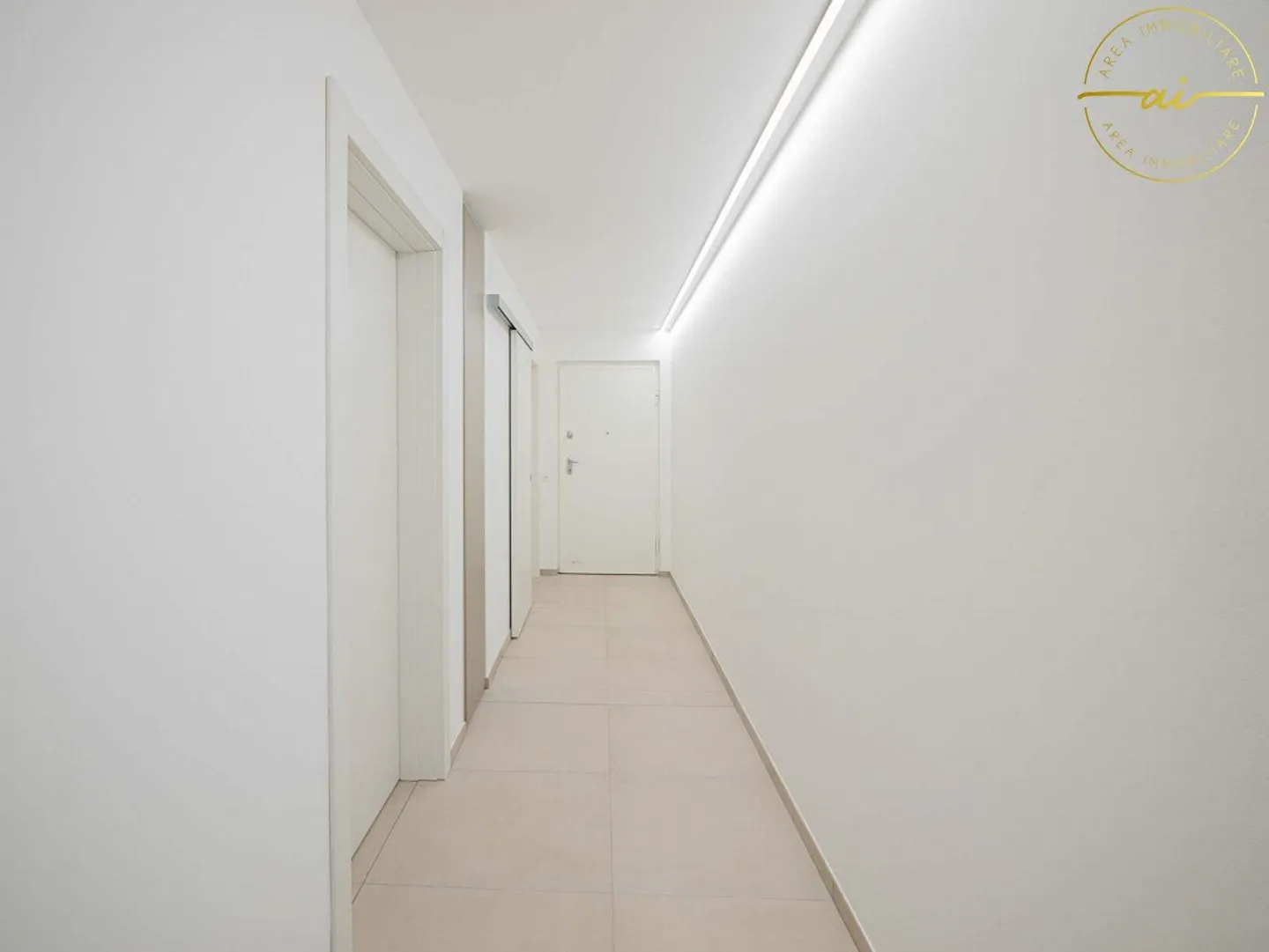 ELEGANT 2.5-ROOM APARTMENT WITH HIGH-QUALITY FINISHES - Photo 7 of 13
