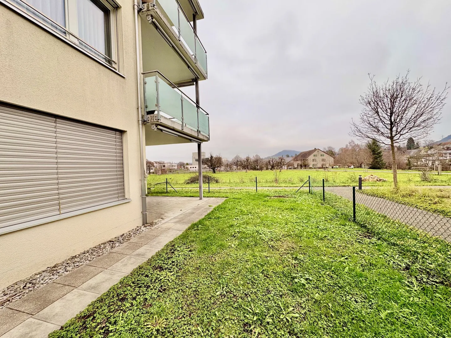 Appartamento al piano terra di 2,5 stanze con grande giardino a Gipf-Oberfrick - Foto 2 di 9