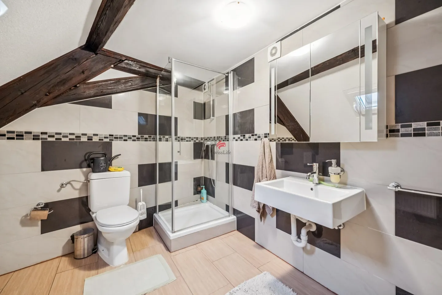 Attractive multi-family house with stable rental income - Photo 7 of 10