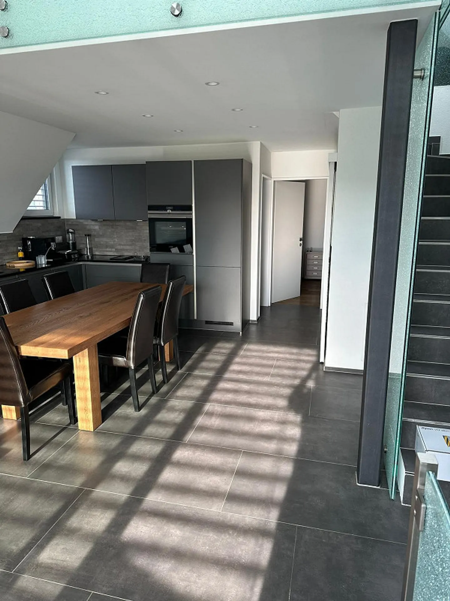 Exclusive and high-quality maisonette apartment with many extras - Photo 1 of 9