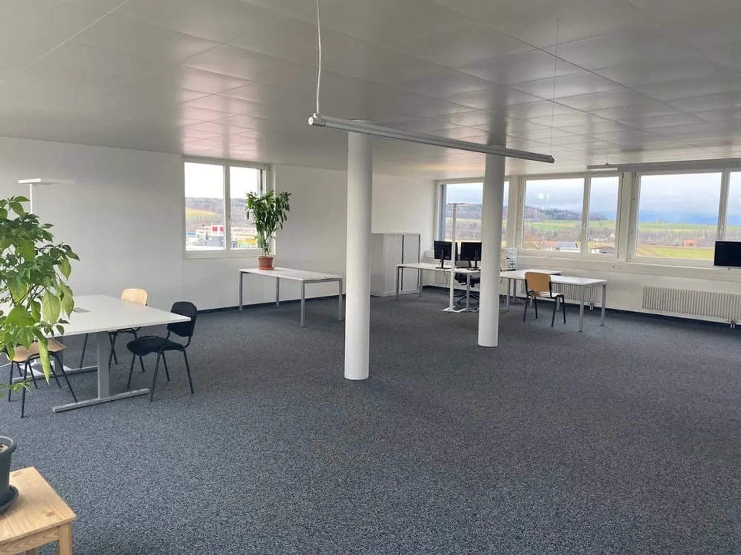 Modern Office Spaces in Düdingen - Photo 1 of 6