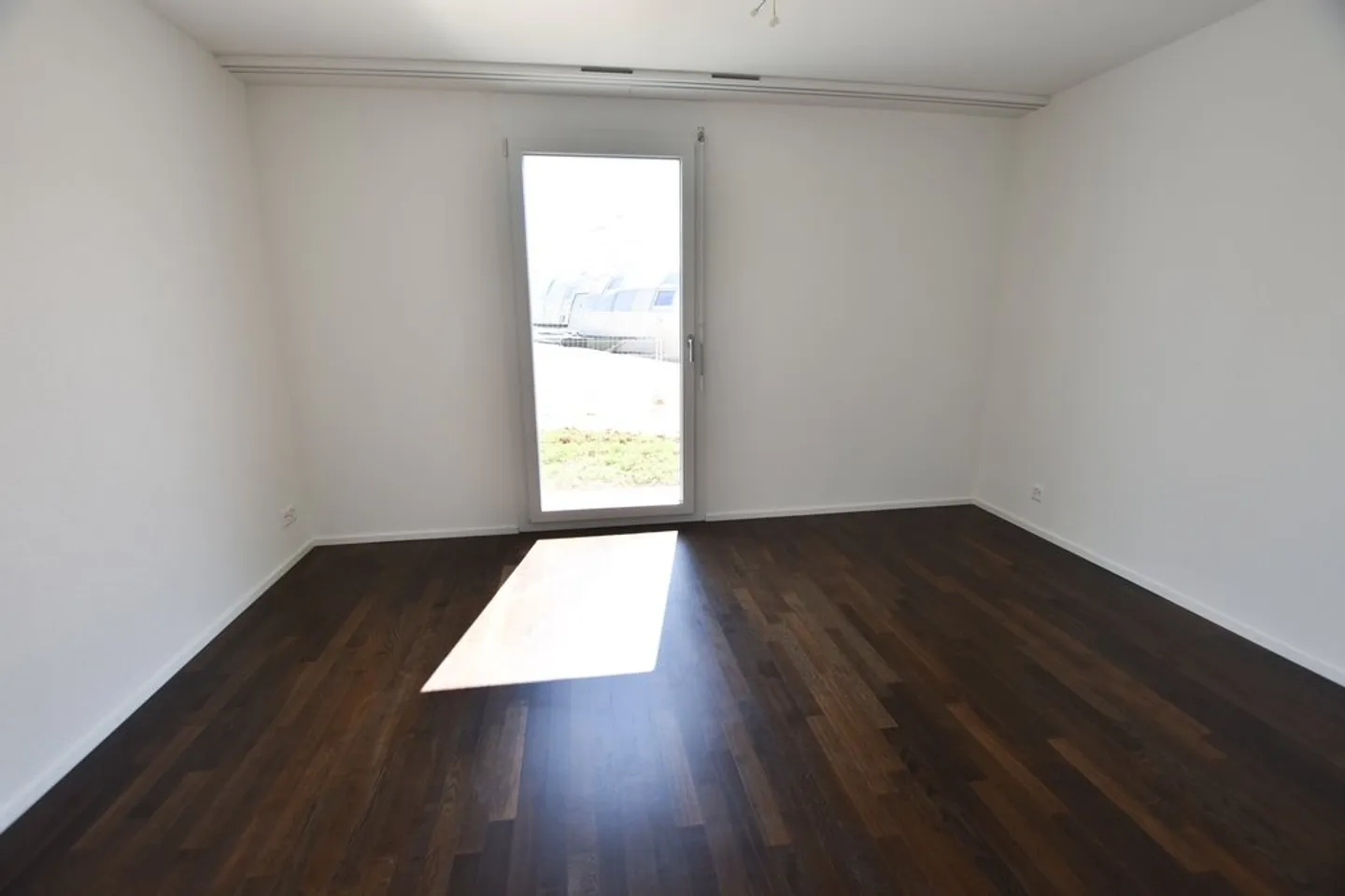 Modern Ground Floor Apartment with Garden Seating Area - Photo 6 of 10