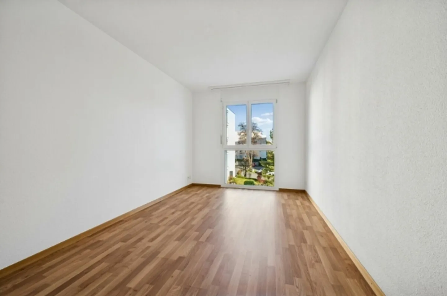 Attractive 4.5-room apartment with balcony and wide view into the greenery - Photo 10 of 13