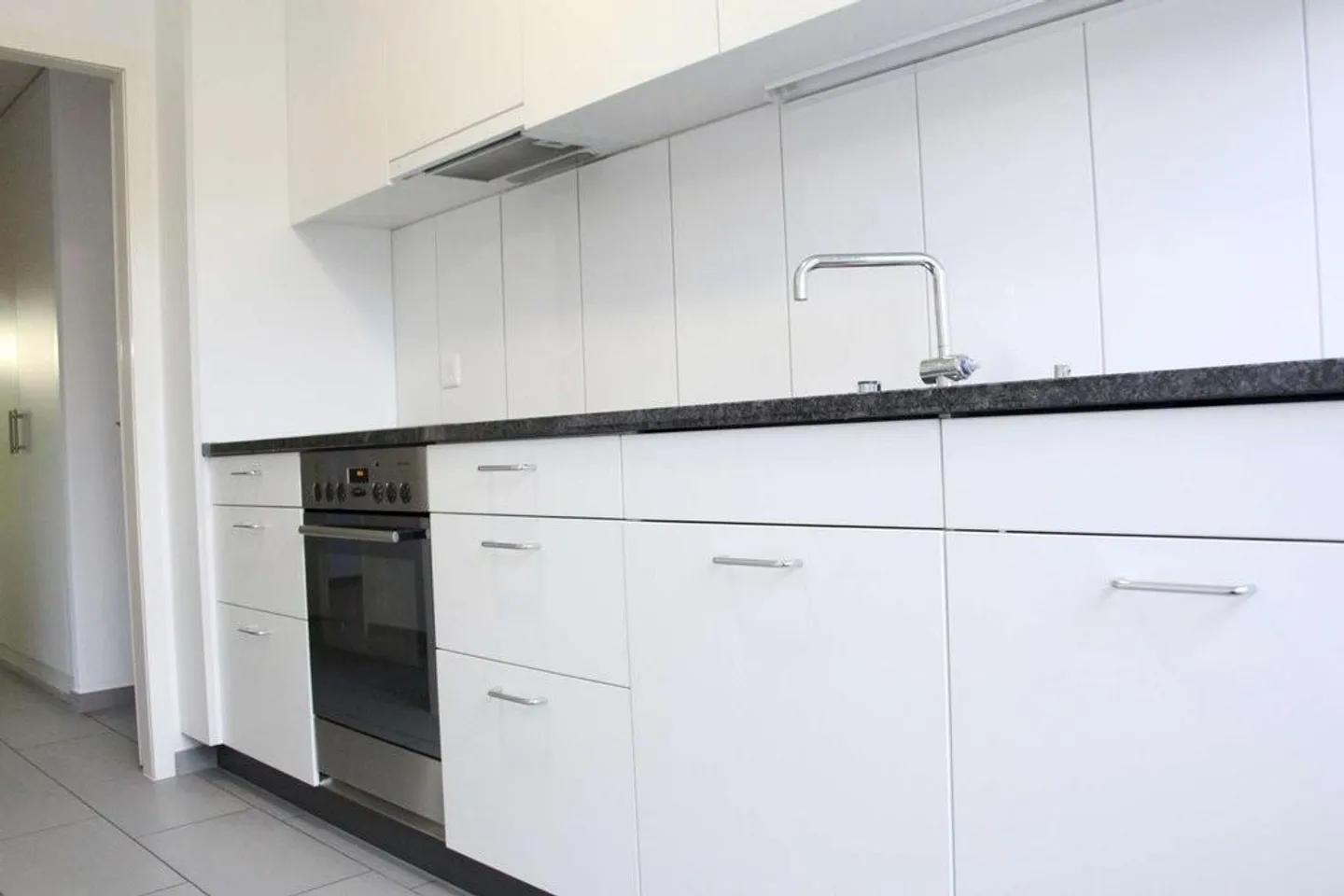 Living with a View - Your New Home in the Best Location in Solothurn - Photo 2 of 9