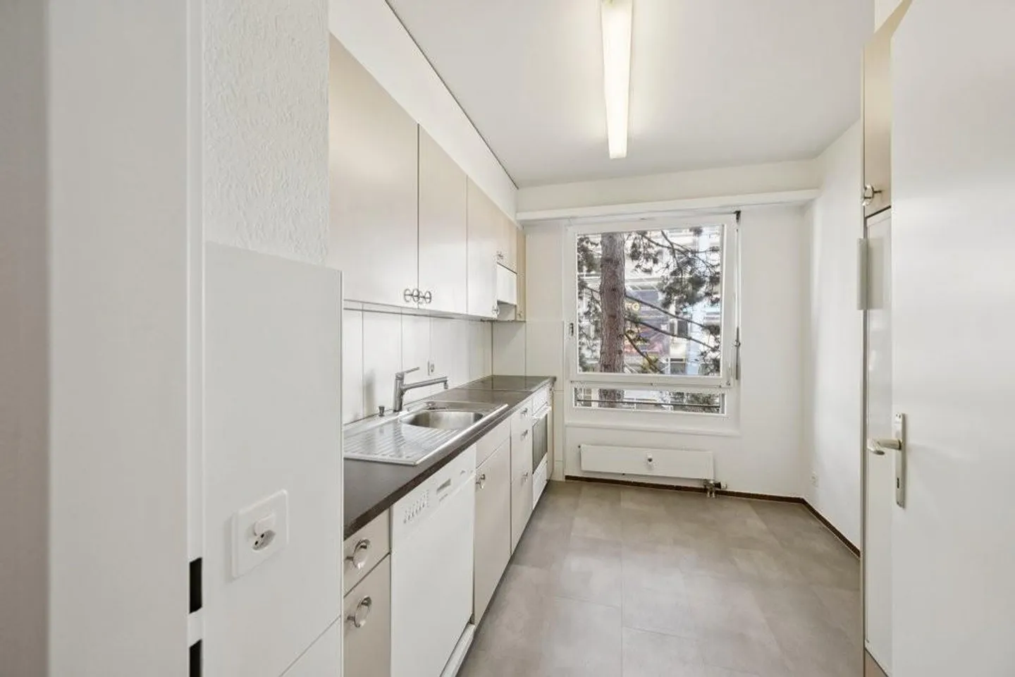 Large and bright 3.5-room apartment - Photo 4 of 11