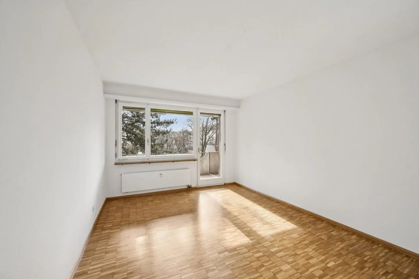 Large and bright 3.5-room apartment - Photo 8 of 11