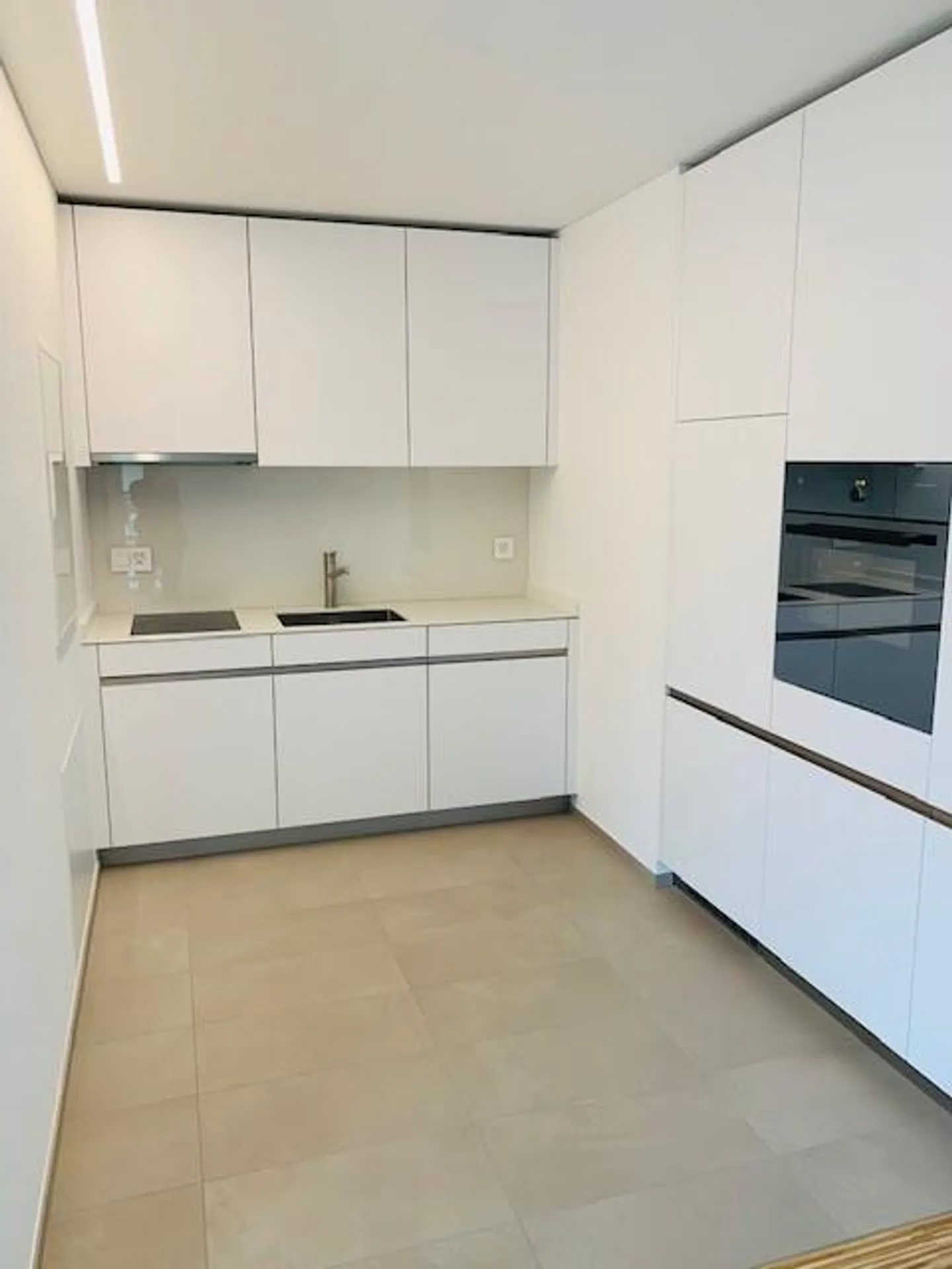 Bright 1.5-room apartment with charm in the heart of Küsnacht - 3rd floor - Photo 2 of 8