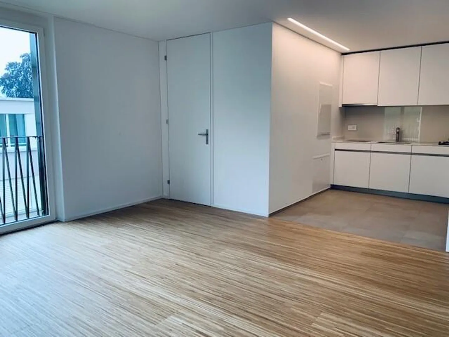 Bright 1.5-room apartment with charm in the heart of Küsnacht - 3rd floor - Photo 1 of 8