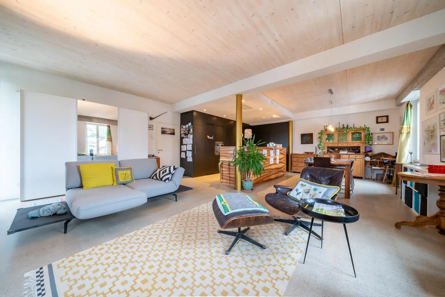 Modernes Apartment mit grossem Balkon - Foto 2 von 7