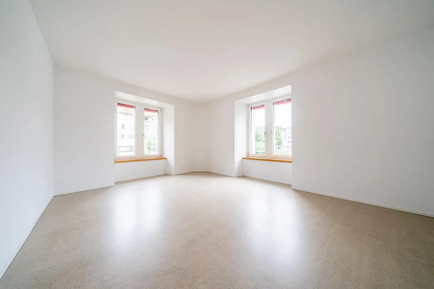 Modernes Apartment mit grossem Balkon - Foto 4 von 7
