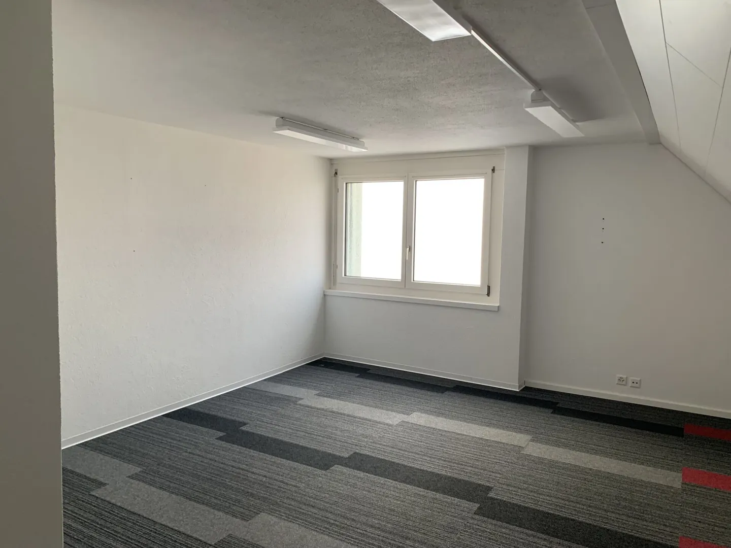 Commercial space for rent in the center of Saignelégier - Photo 2 of 4