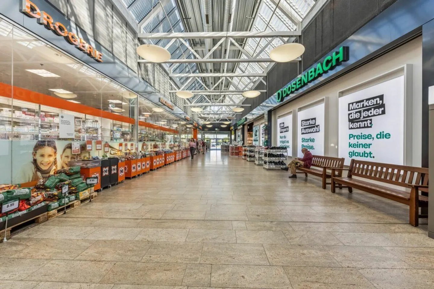 Top Location: Gastro Area in the Seebli Center, Lupfig - Photo 4 of 6