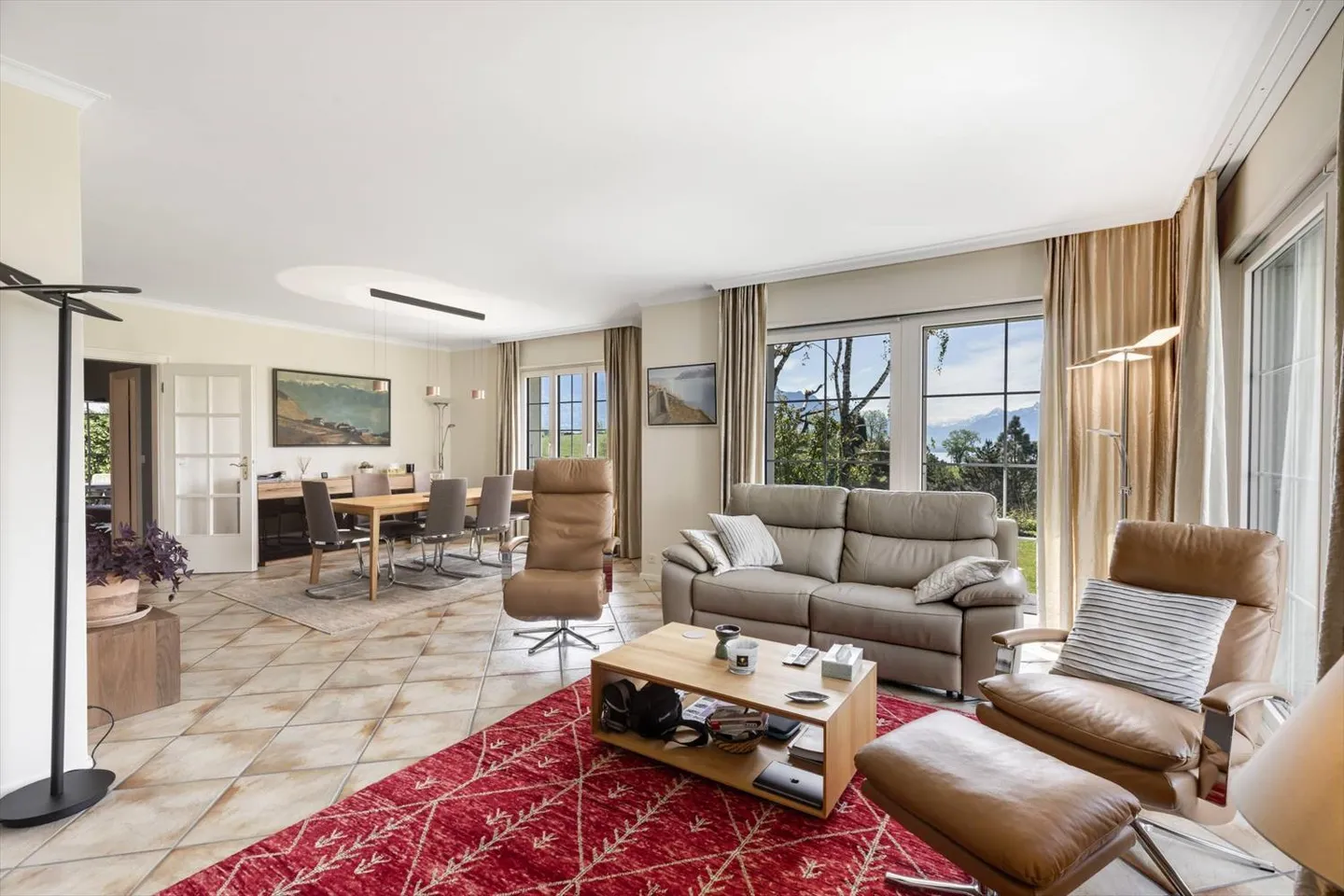 Beautiful Detached Villa with Stunning Views of the Lake and the Alps! - Photo 1 of 13