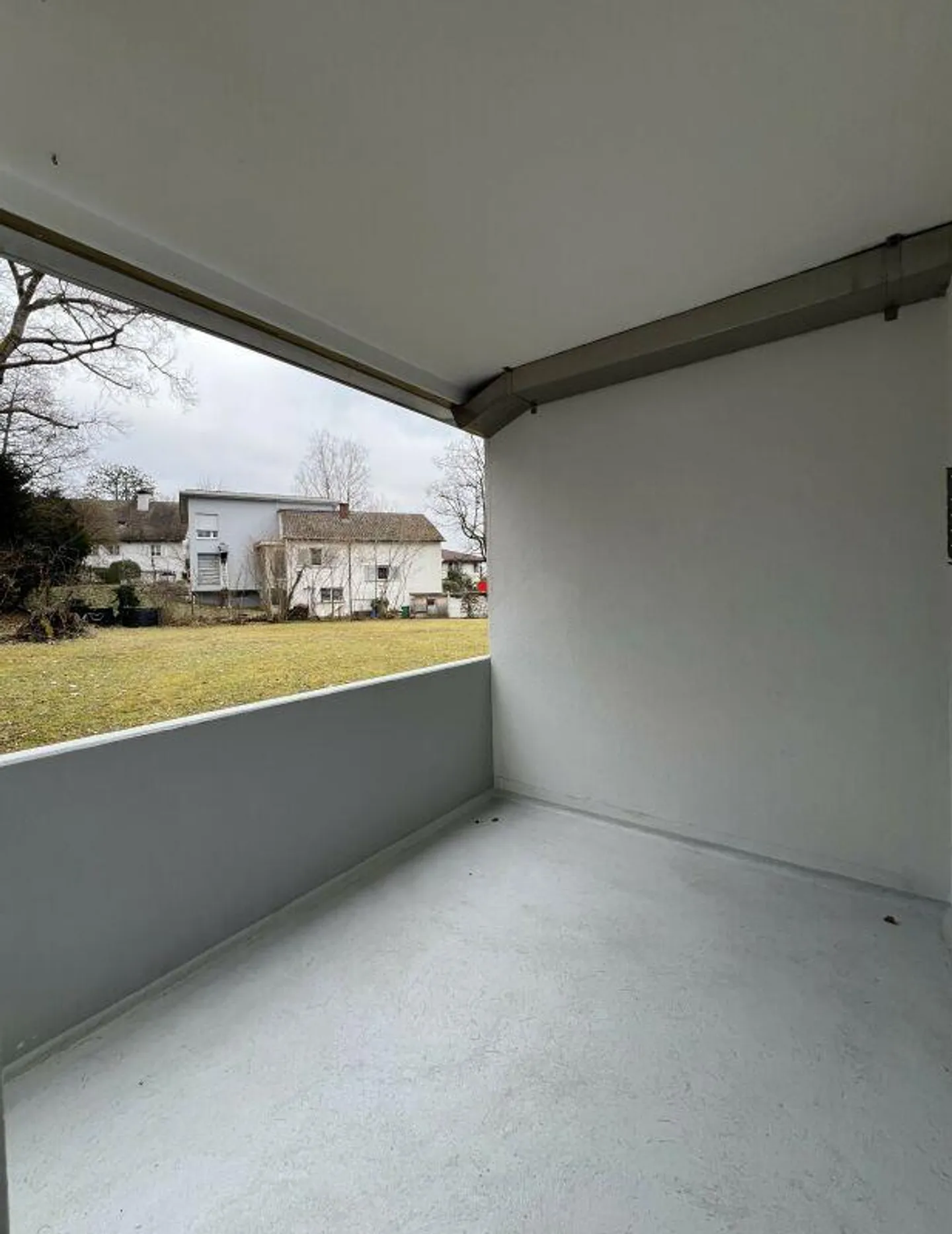 Appartamento 3 locali parzialmente ristrutturato in una posizione tranquilla a Breite - Foto 7 di 7