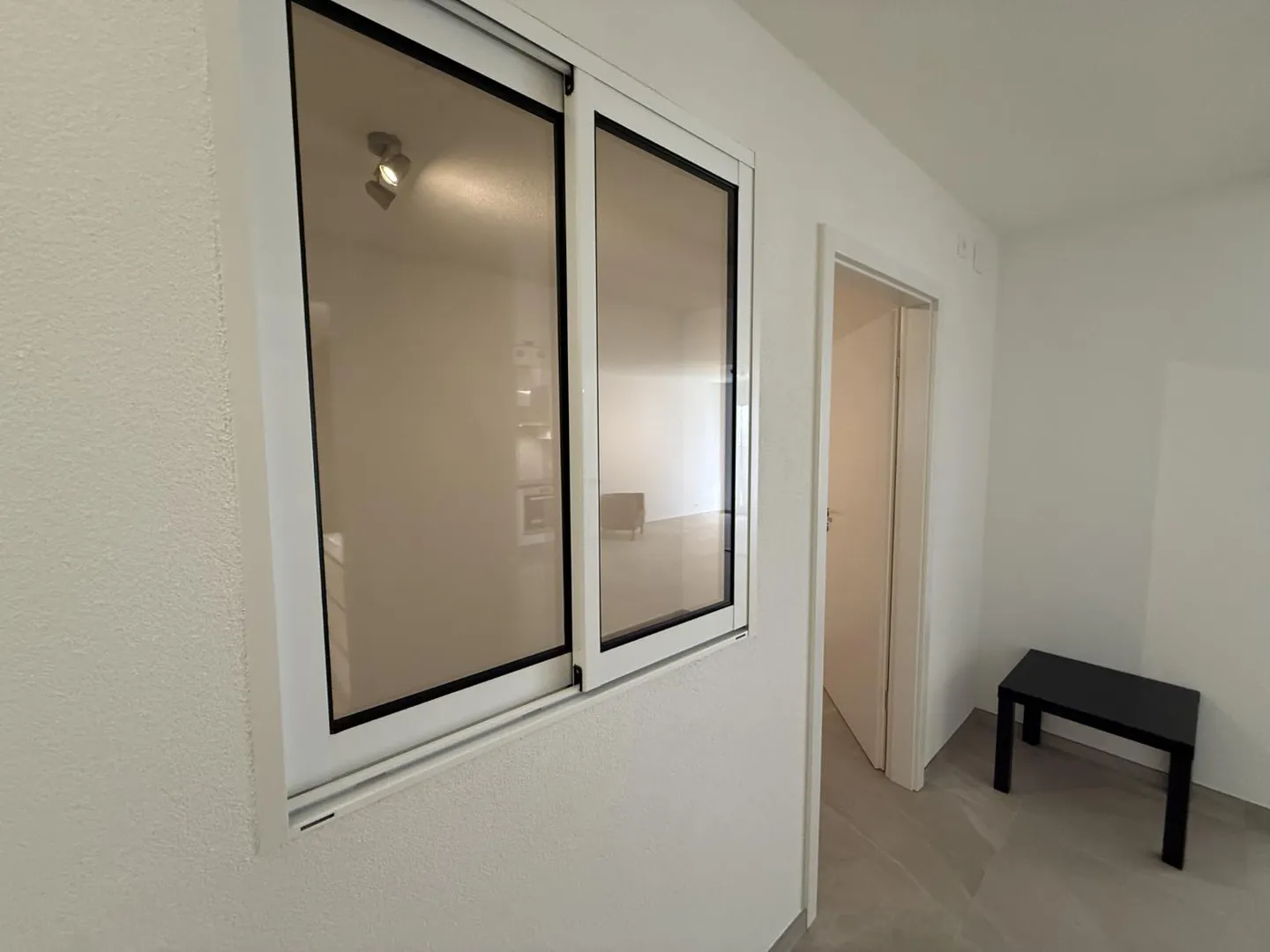 Appartement Charmant avec Terrasse - Photo 7 sur 13