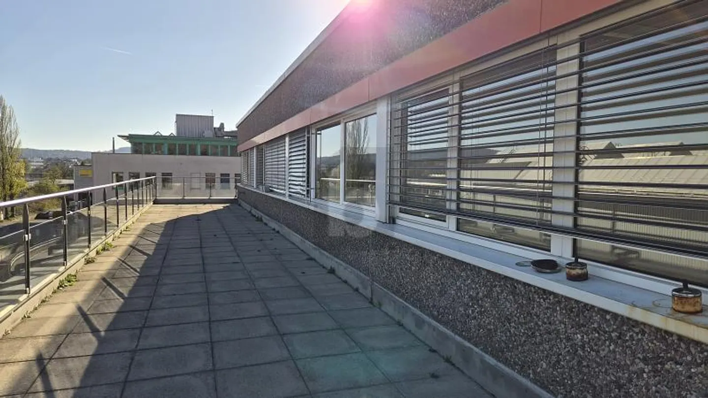 Renovierte Bürofläche mit Terrasse - Foto 5 von 6