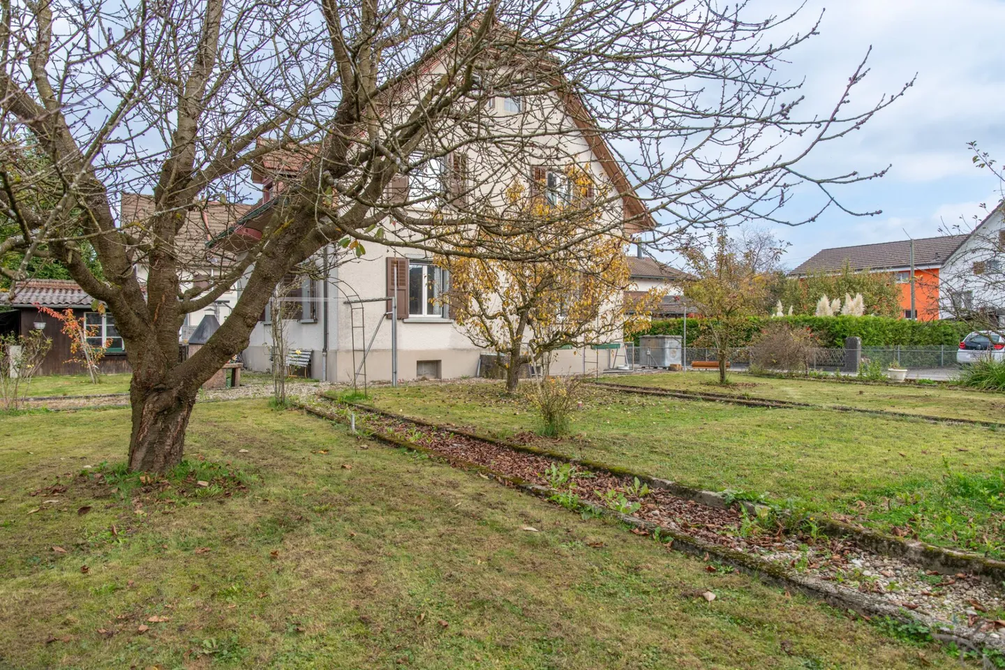 Maison attrayante à deux familles avec grand jardin - idéale pour les familles ou la vie intergénérationnelle - Photo 24 sur 28