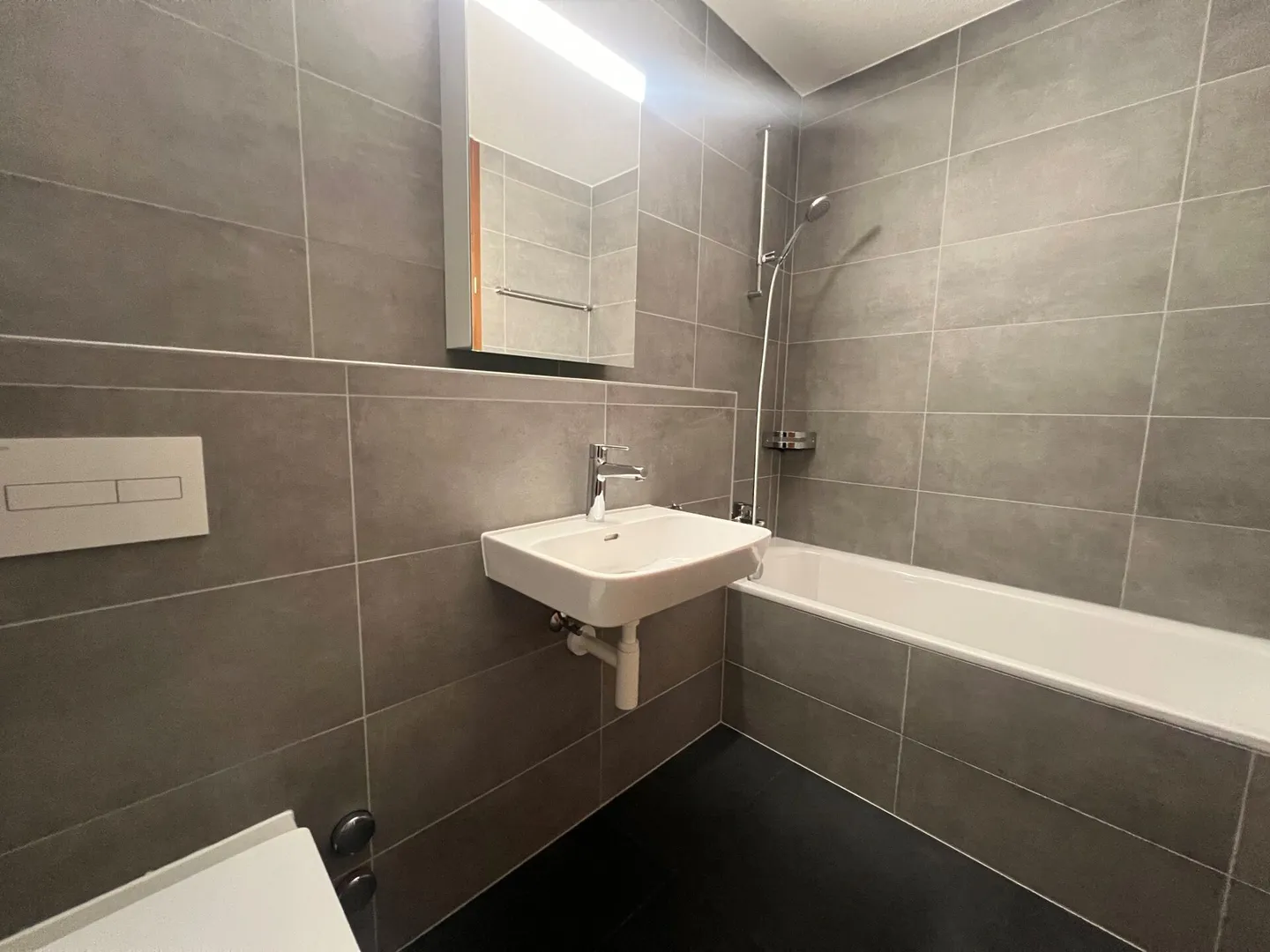 Corbusier 25 3 pièces rez-de-chaussée Est - Photo 3 sur 7