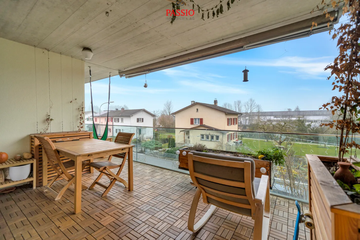 Modern 4.5-room apartment with large balcony and canal view - Photo 1 of 18