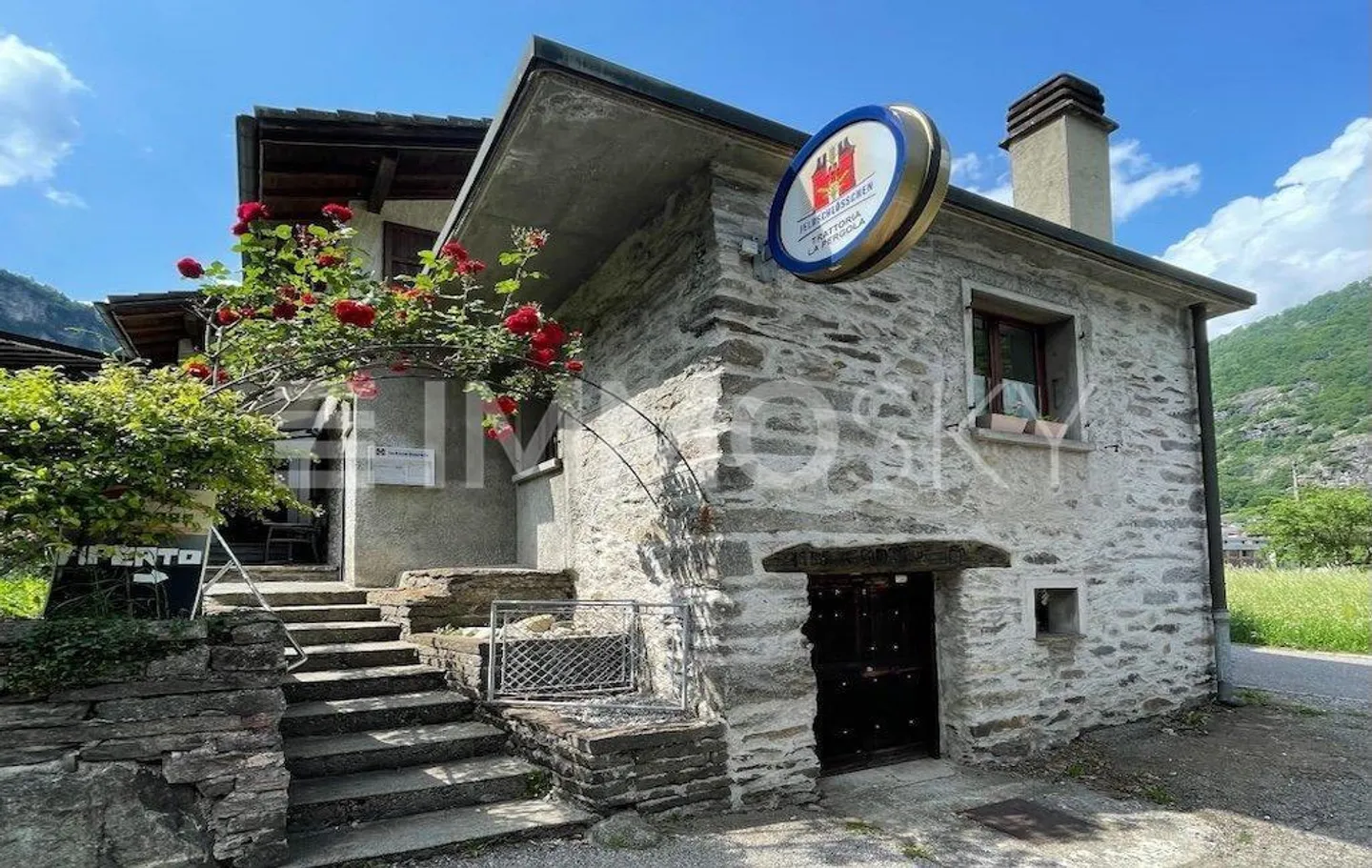 Experience in Ticino: Authentic Flavors and Comfortable Living - Photo 2 of 5