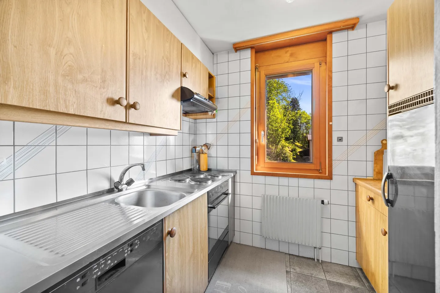 Charming Apartment with Mountain View - Photo 5 of 12