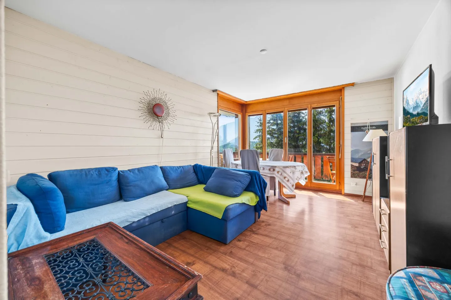 Charming Apartment with Mountain View - Photo 3 of 12